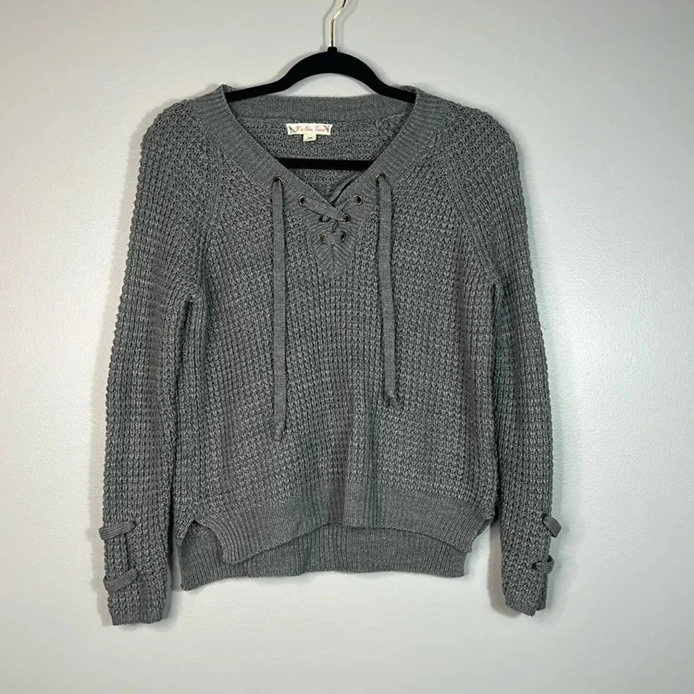 It's Our Time Lace-Up V-Neck Knit Sweater with Lace Sleeve Detailing - XS - EUC